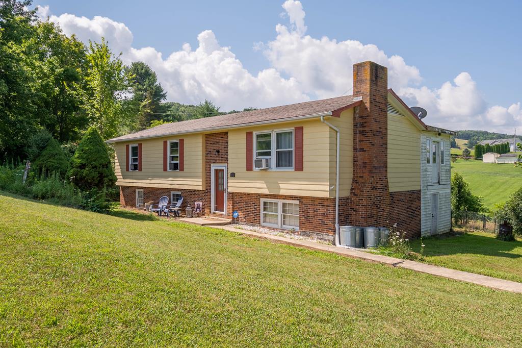 152 High Ridge Lane Bland, VA 24315 - Photo 1 of 74 Gallery Image 1