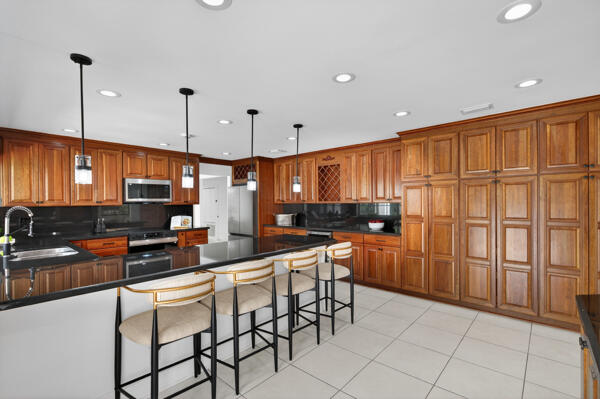 5510 Castlegate Avenue Davie, FL 33331 - Photo 14 of 54 134203352398092063_134203352368232402_55