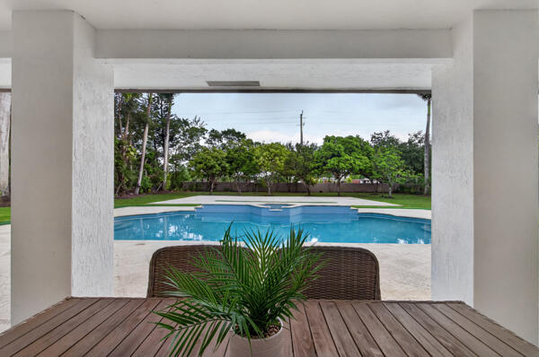 5510 Castlegate Avenue Davie, FL 33331 - Photo 21 of 54 134203352334806038_134203352305051360_55