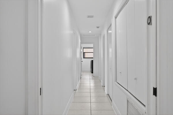 5510 Castlegate Avenue Davie, FL 33331 - Photo 22 of 54 134203352390863297_134203352368276978_55