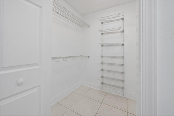 5510 Castlegate Avenue Davie, FL 33331 - Photo 29 of 54 134203352410533235_134203352392037591_55