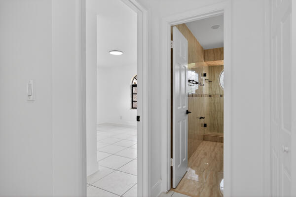 5510 Castlegate Avenue Davie, FL 33331 - Photo 31 of 54 134203352426290068_134203352392177205_55