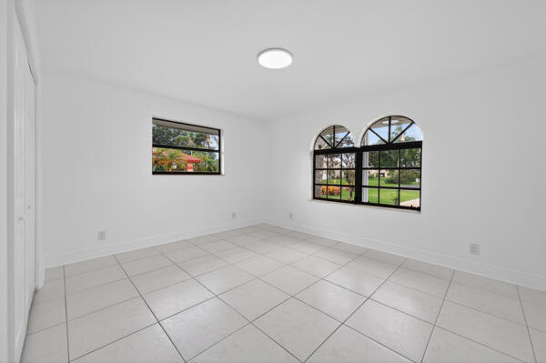 5510 Castlegate Avenue Davie, FL 33331 - Photo 32 of 54 134203352436388159_134203352417777515_55