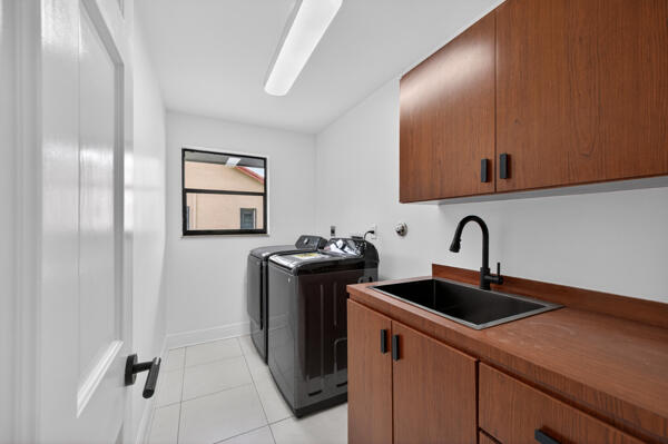 5510 Castlegate Avenue Davie, FL 33331 - Photo 34 of 54 134203352446094456_134203352417811124_55