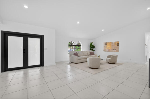 5510 Castlegate Avenue Davie, FL 33331 - Photo 10 of 54 134203352364189043_134203352343368074_55