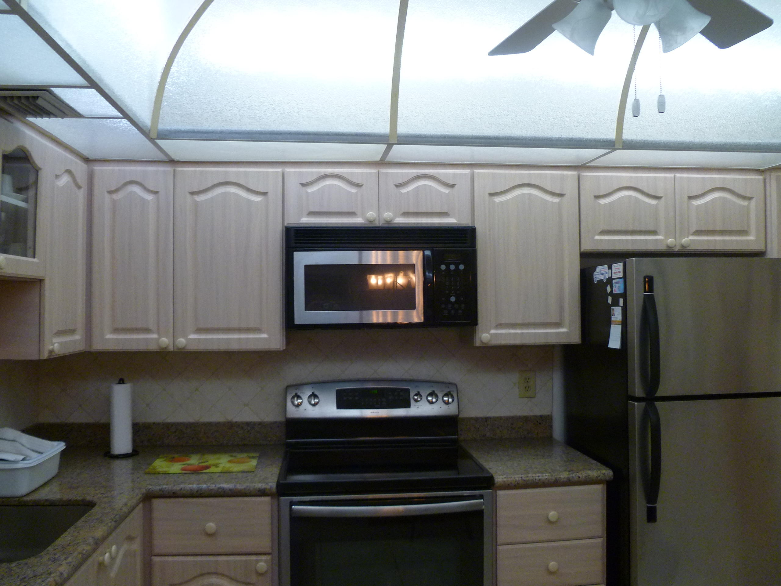 2851 South Ocean Boulevard, Unit 3N Boca Raton, FL 33432 - Photo 17 of 42 Kitchen