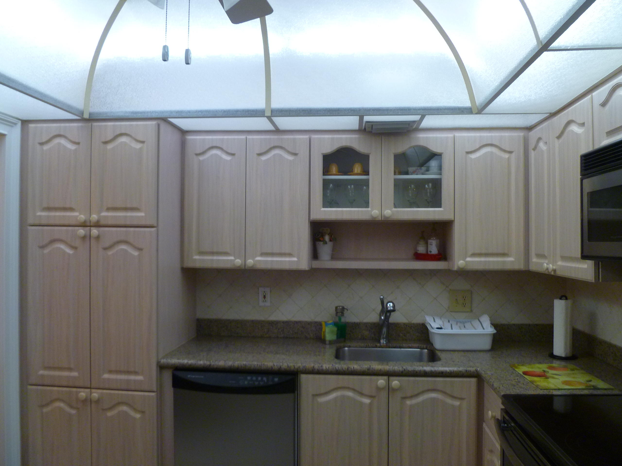 2851 South Ocean Boulevard, Unit 3N Boca Raton, FL 33432 - Photo 18 of 42 Kitchen