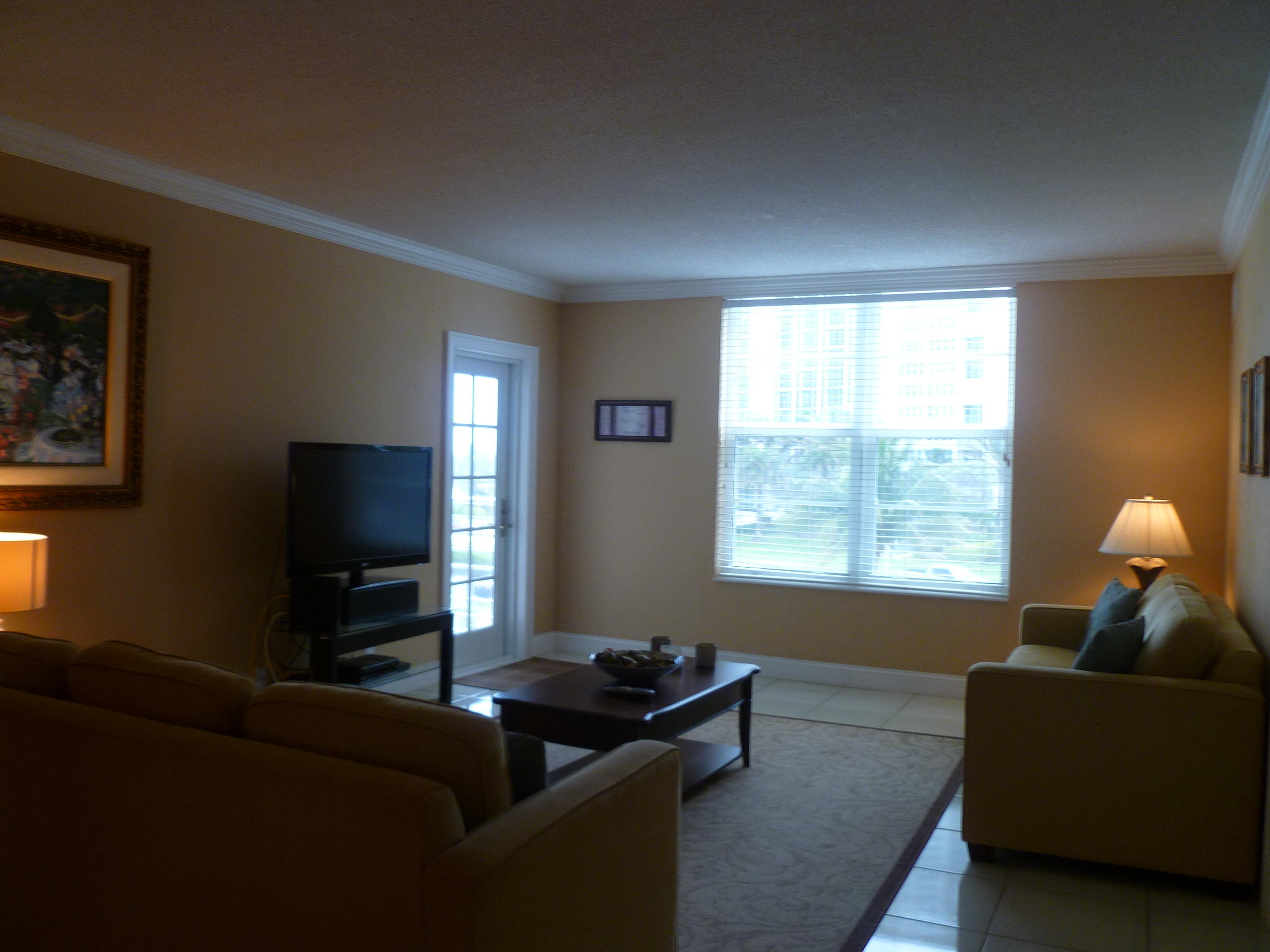 2851 South Ocean Boulevard, Unit 3N Boca Raton, FL 33432 - Photo 10 of 42 Living Room