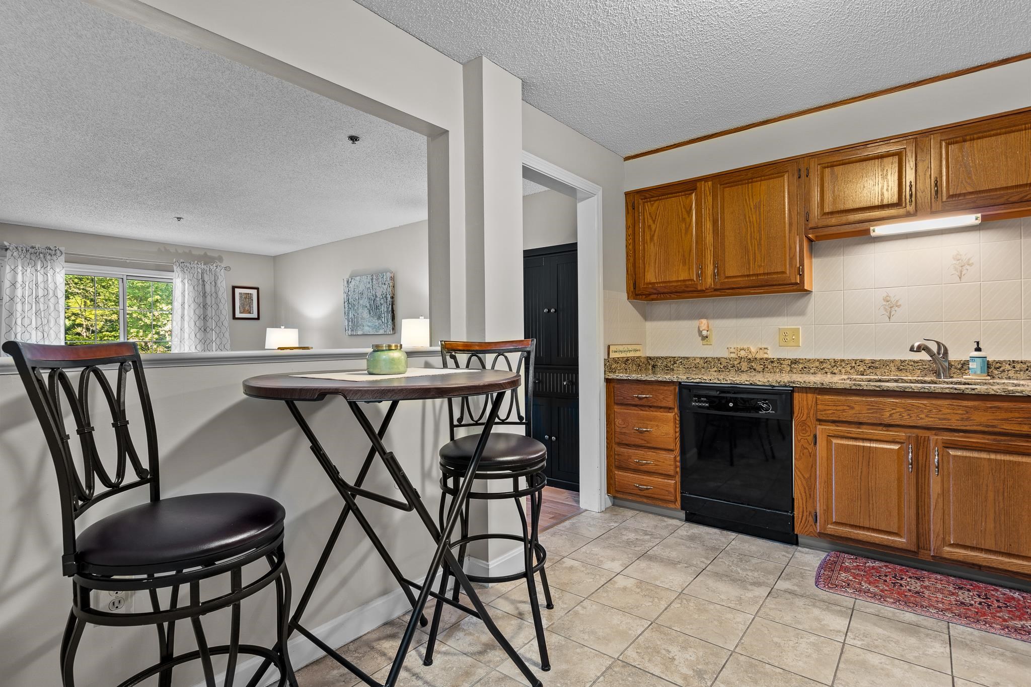 490 River Road, Unit 13 Manchester, NH 03104 - Photo 6 of 25