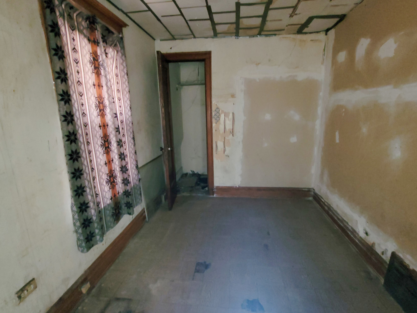 2641 West 69th Street Chicago, IL 60629 - Photo 10 of 16