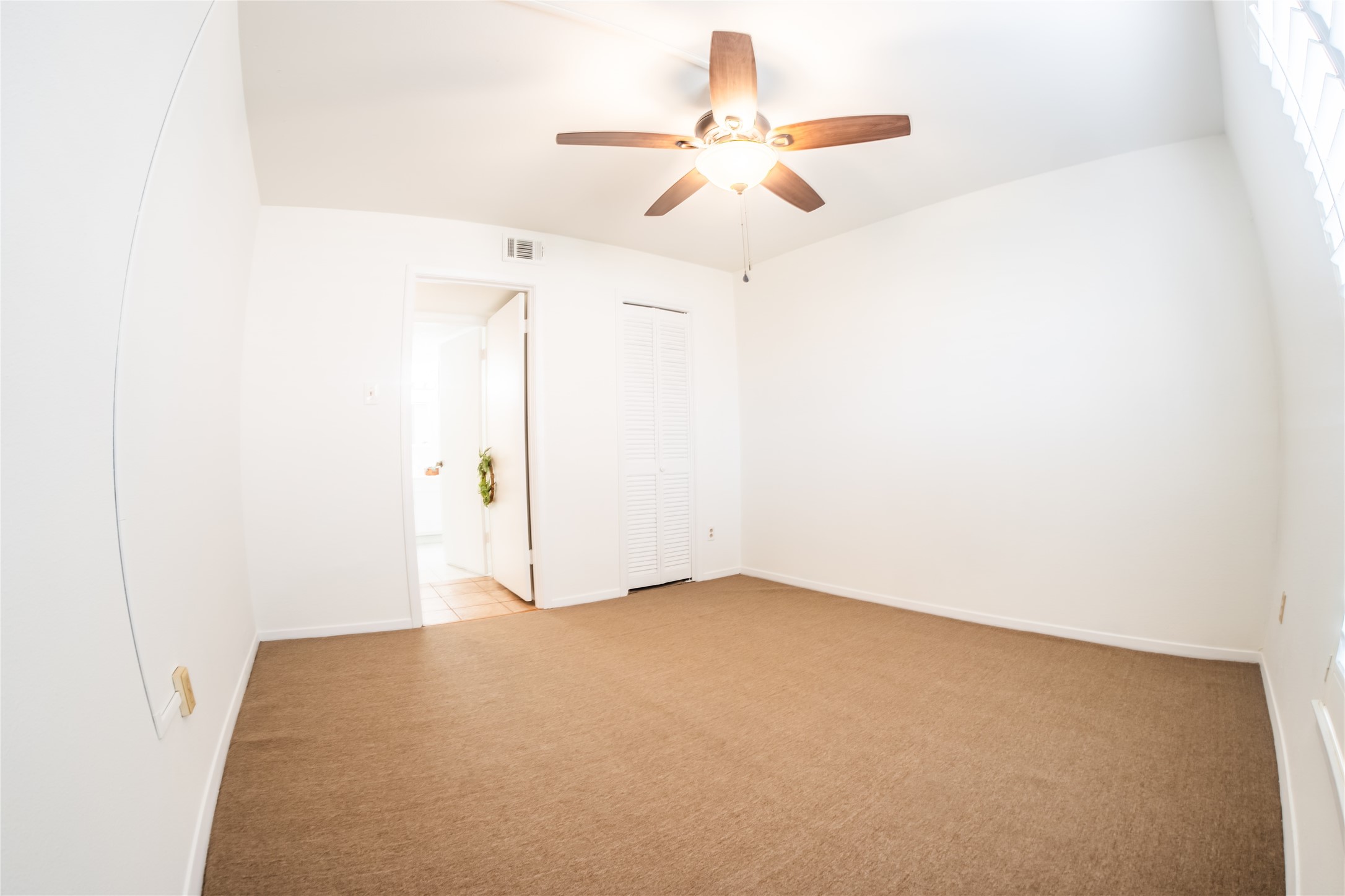 4135 Young Street Pasadena, TX 77504 - Photo 4 of 29 an empty room