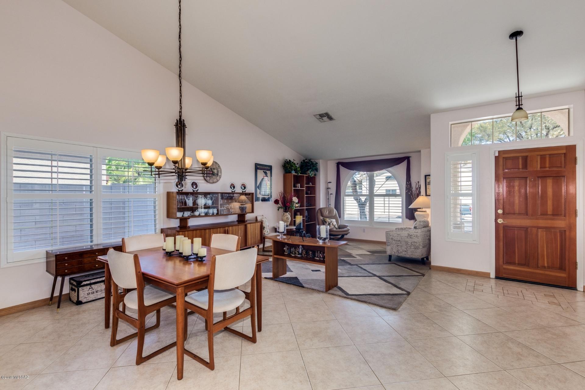 6831 West Rifle Way Tucson, AZ 85743 - Photo 3 of 17