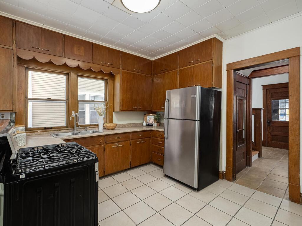 1002 Marshall Avenue St. Paul, MN 55104 - Photo 13 of 30