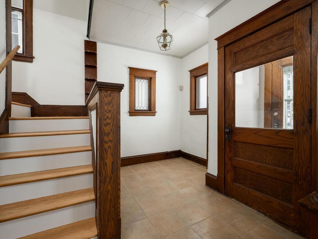 1002 Marshall Avenue St. Paul, MN 55104 - Photo 5 of 30