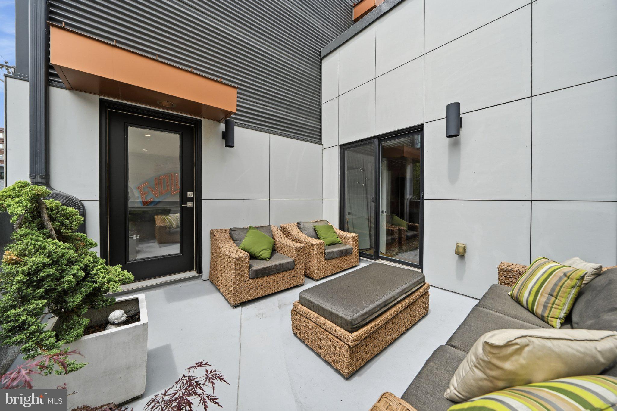 237 West Thompson Street Philadelphia, PA 19122 - Photo 16 of 35 Chic urban patio retreat awaits you.