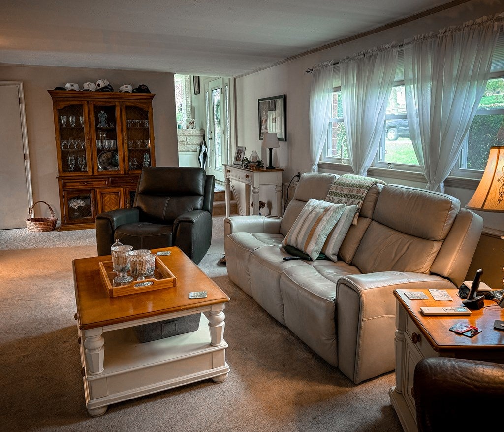 2425 Cold Springs Road Huntingdon, PA 16652 - Photo 31 of 81 Family Room