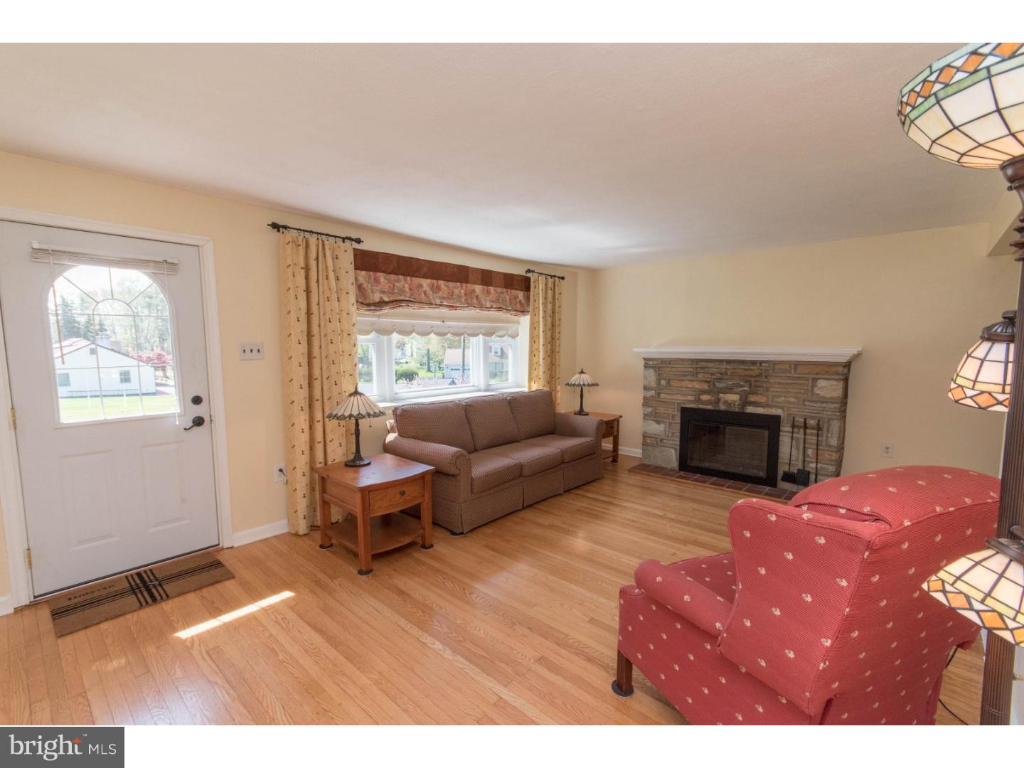 548 Rick Road Southampton, PA 18966 - Photo 6 of 25 Gallery Image 6
