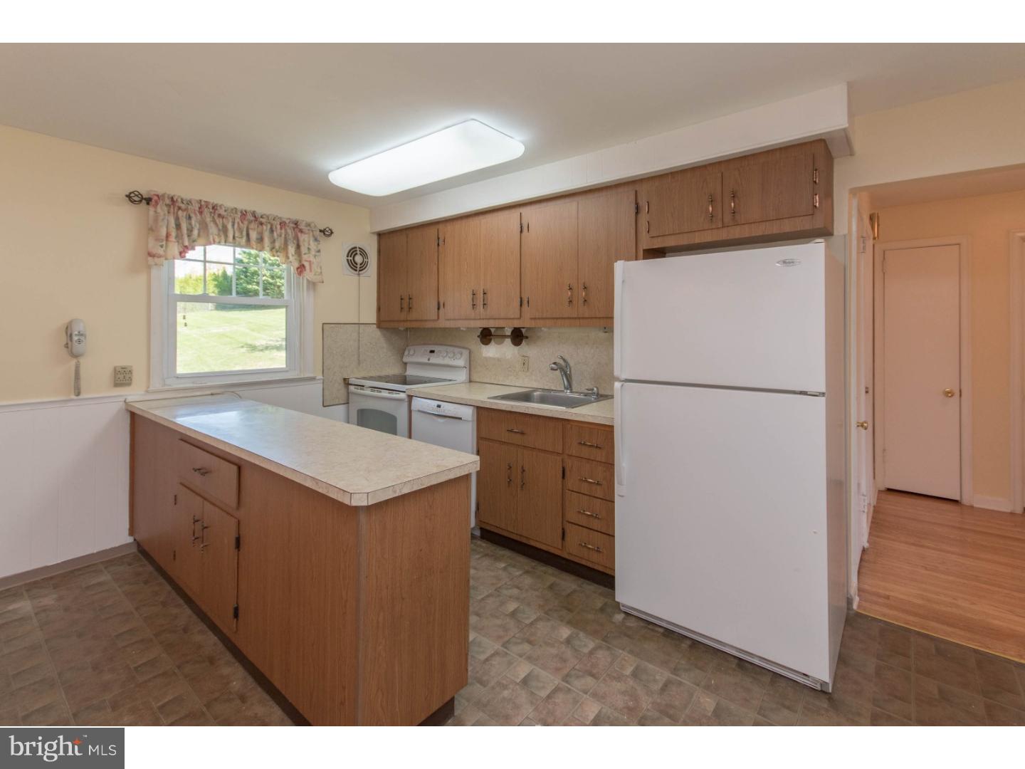 548 Rick Road Southampton, PA 18966 - Photo 8 of 25 Gallery Image 8