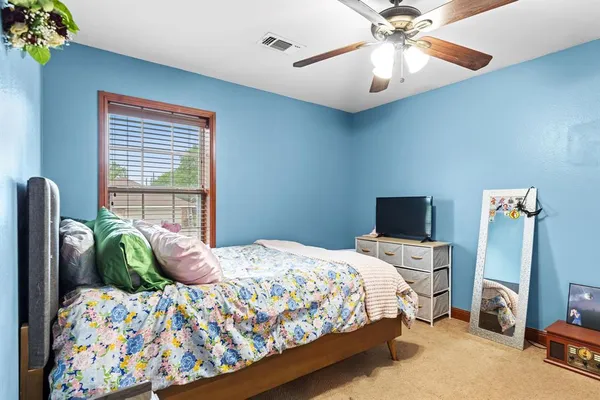 $425,000 | 1028 North Elm Street, Muenster, TX 76252
