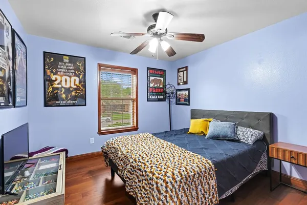 $425,000 | 1028 North Elm Street, Muenster, TX 76252