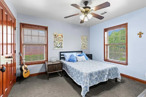$425,000 | 1028 North Elm Street, Muenster, TX 76252