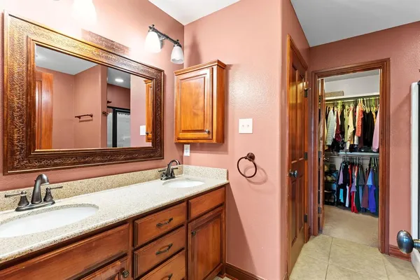 $425,000 | 1028 North Elm Street, Muenster, TX 76252
