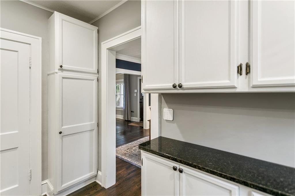 6234 Valley Road Kansas City, MO 64113 - Photo 24 of 81 Gallery Image 24