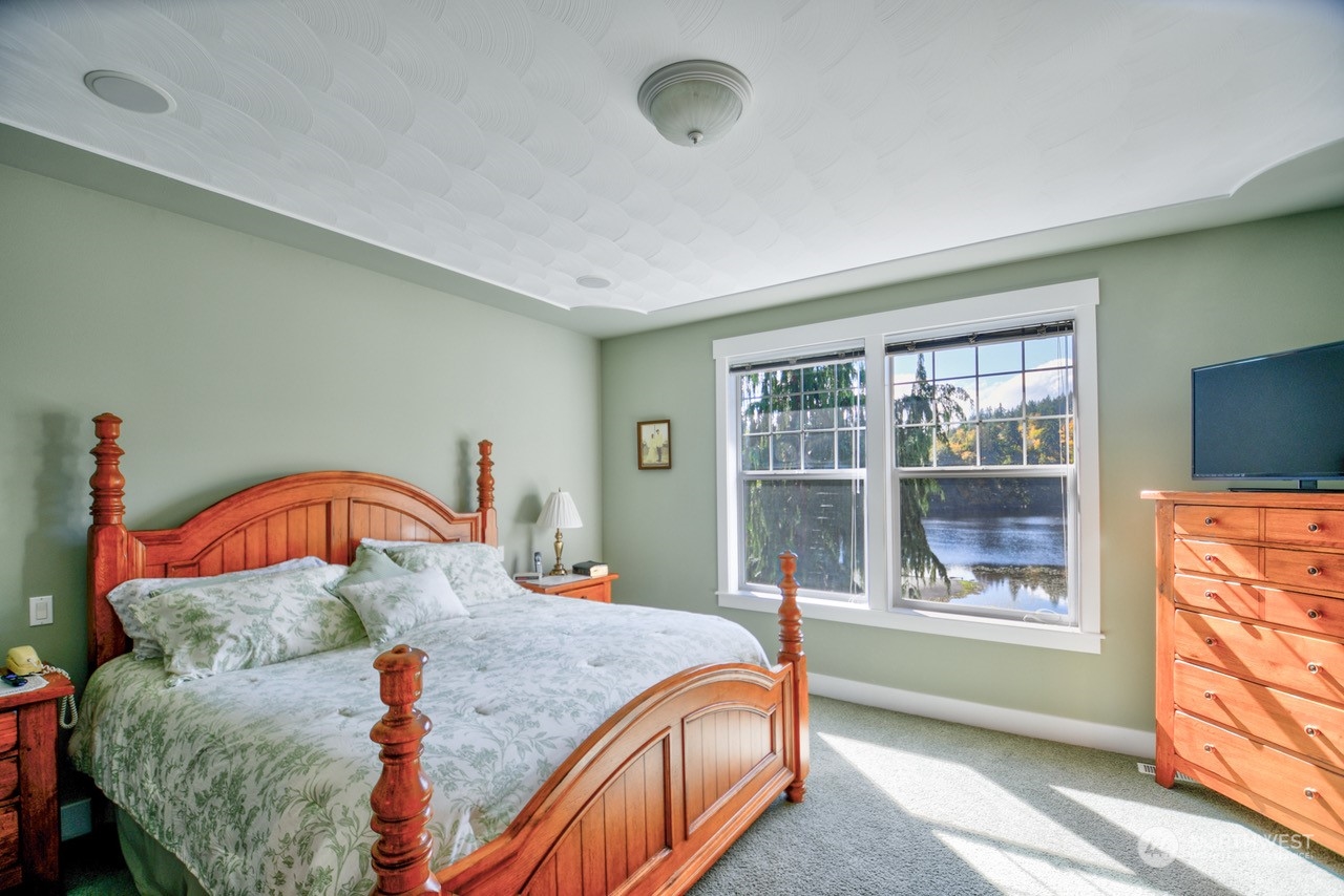 5130 Raccoon Valley Road Southeast Olympia, WA 98513 - Photo 12 of 34 Gallery Image 12