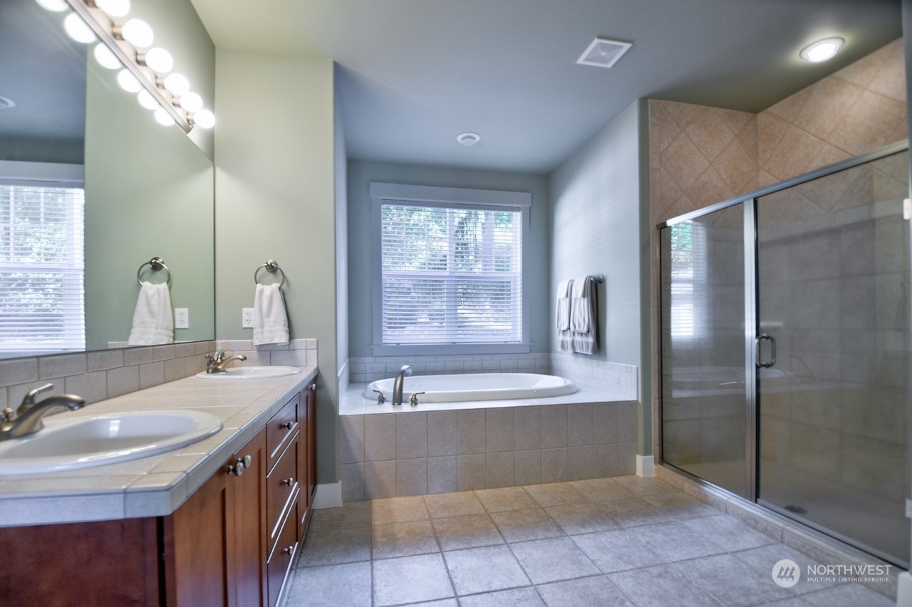 5130 Raccoon Valley Road Southeast Olympia, WA 98513 - Photo 13 of 34 Gallery Image 13