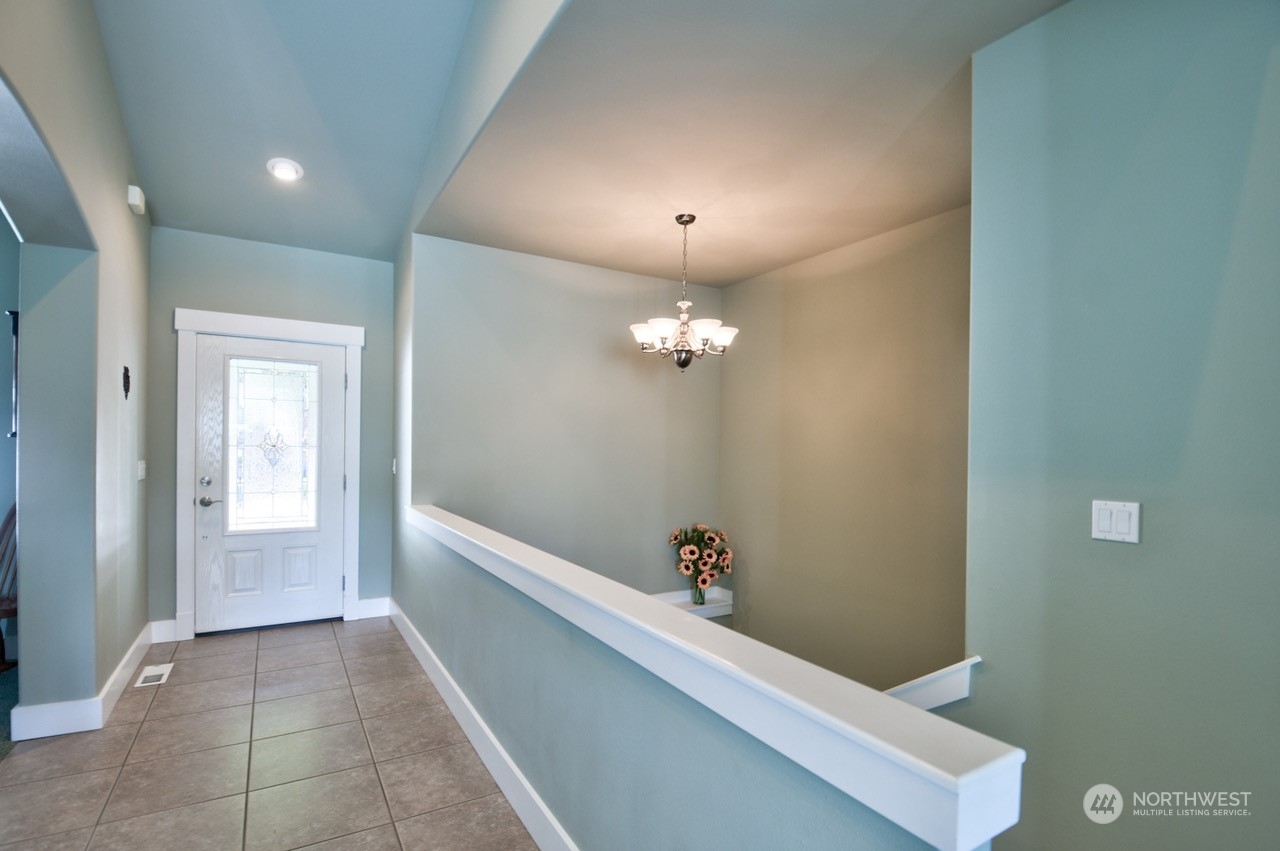 5130 Raccoon Valley Road Southeast Olympia, WA 98513 - Photo 3 of 34 Gallery Image 3