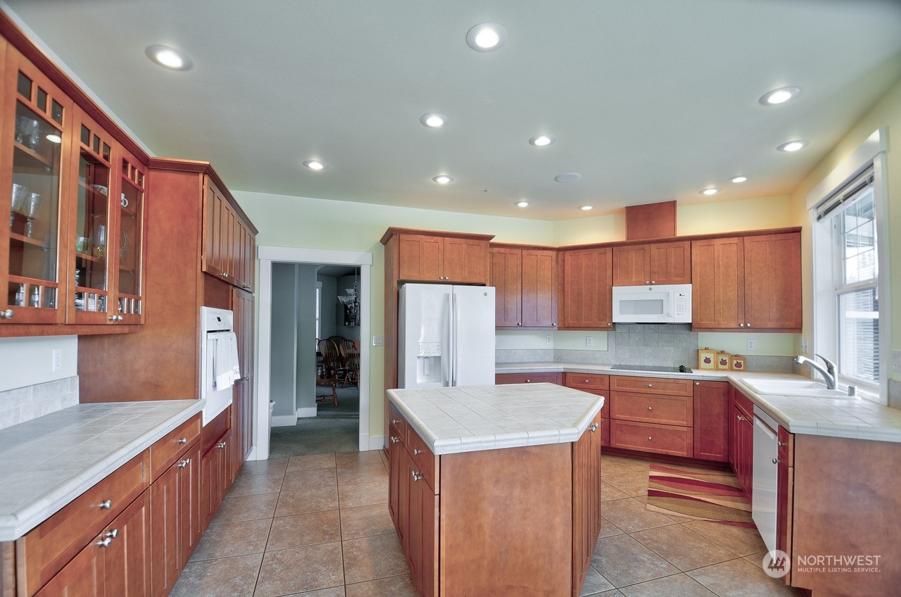 5130 Raccoon Valley Road Southeast Olympia, WA 98513 - Photo 10 of 34 Gallery Image 10
