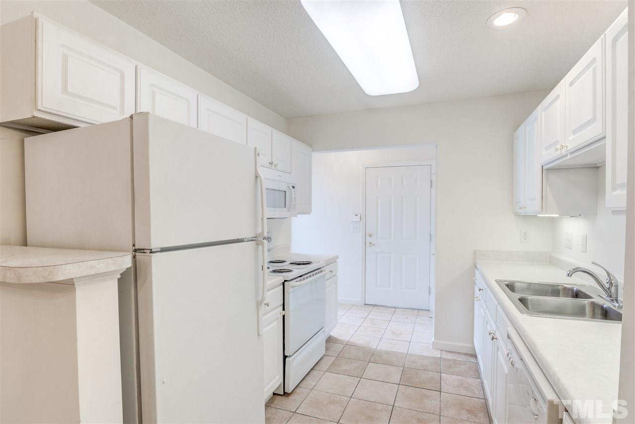 11270 Avocet Lane, Unit 103 Raleigh, NC 27617 - Photo 11 of 30 Gallery Image 11