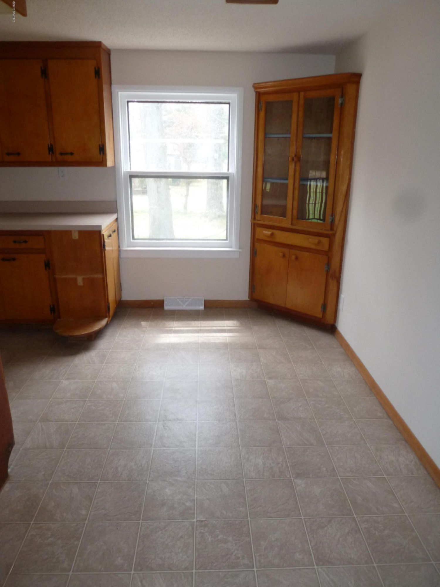 1920 South Mill Iron Road Muskegon, MI 49442 - Photo 12 of 24 12-Dining Area