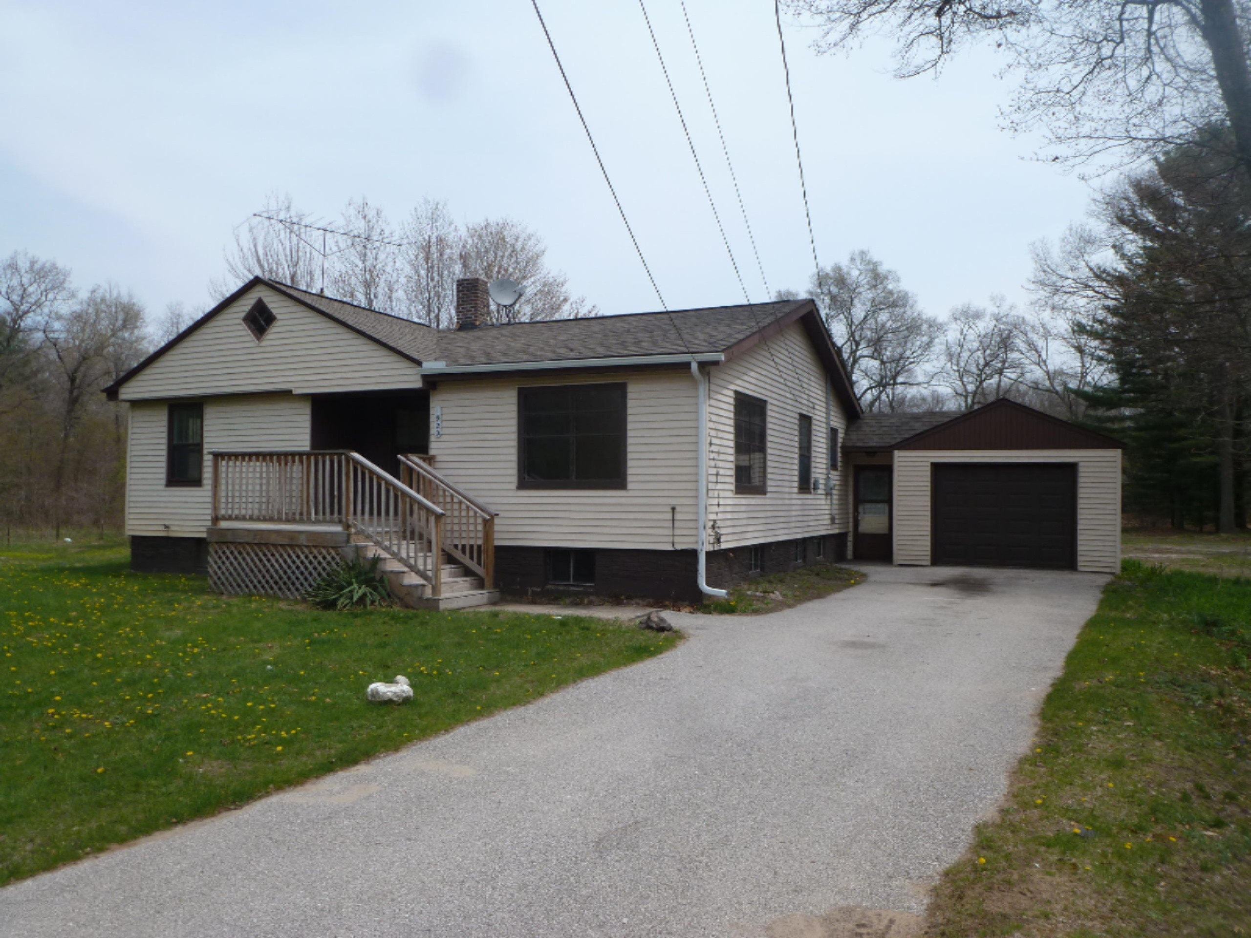 1920 South Mill Iron Road Muskegon, MI 49442 - Photo 3 of 24 3-Front Right Side