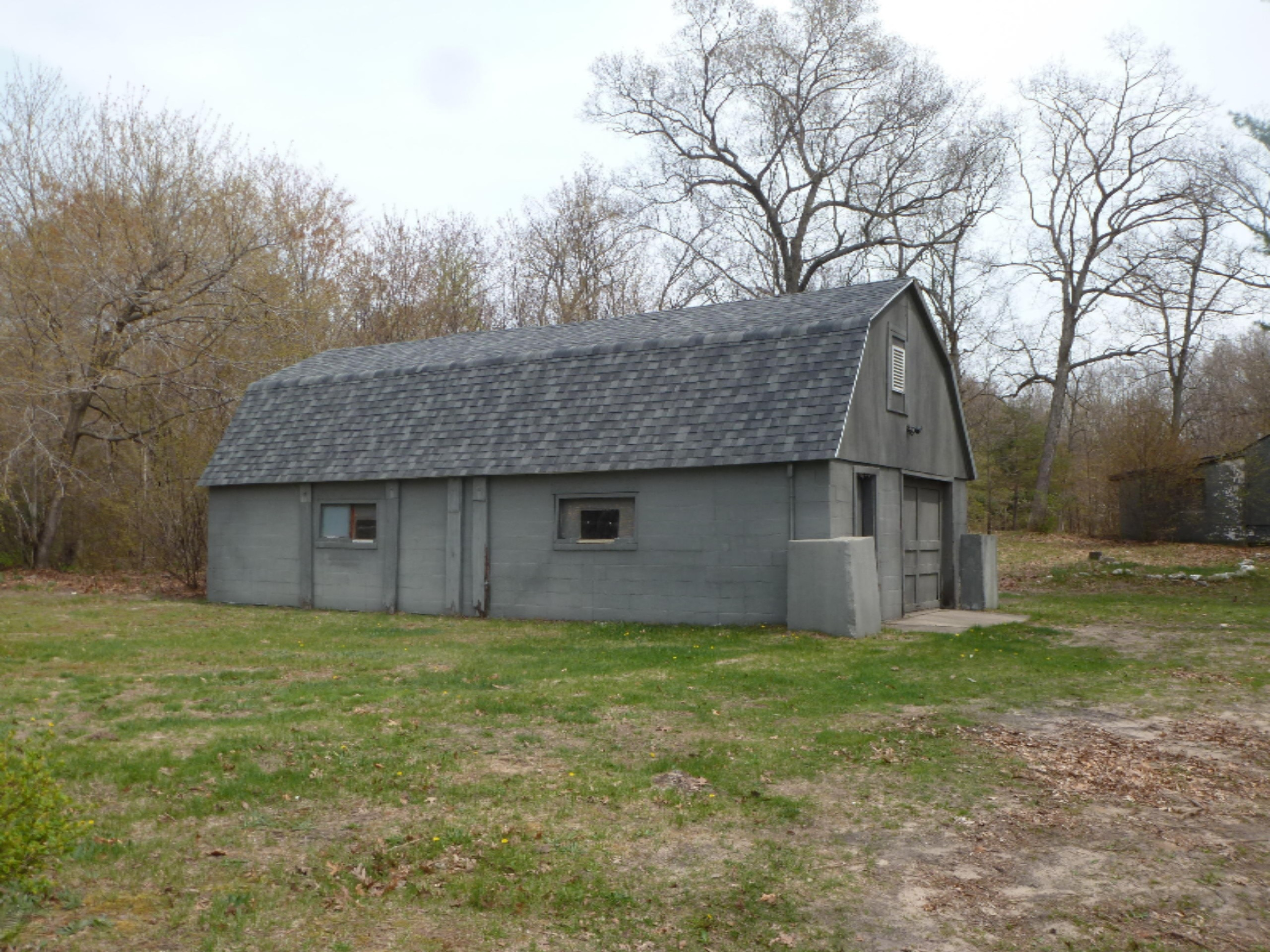 1920 South Mill Iron Road Muskegon, MI 49442 - Photo 5 of 24 5-Barn