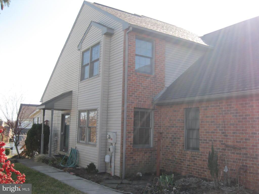73 Rockford Road Mountville, PA 17554 - Photo 2 of 22 Gallery Image 2