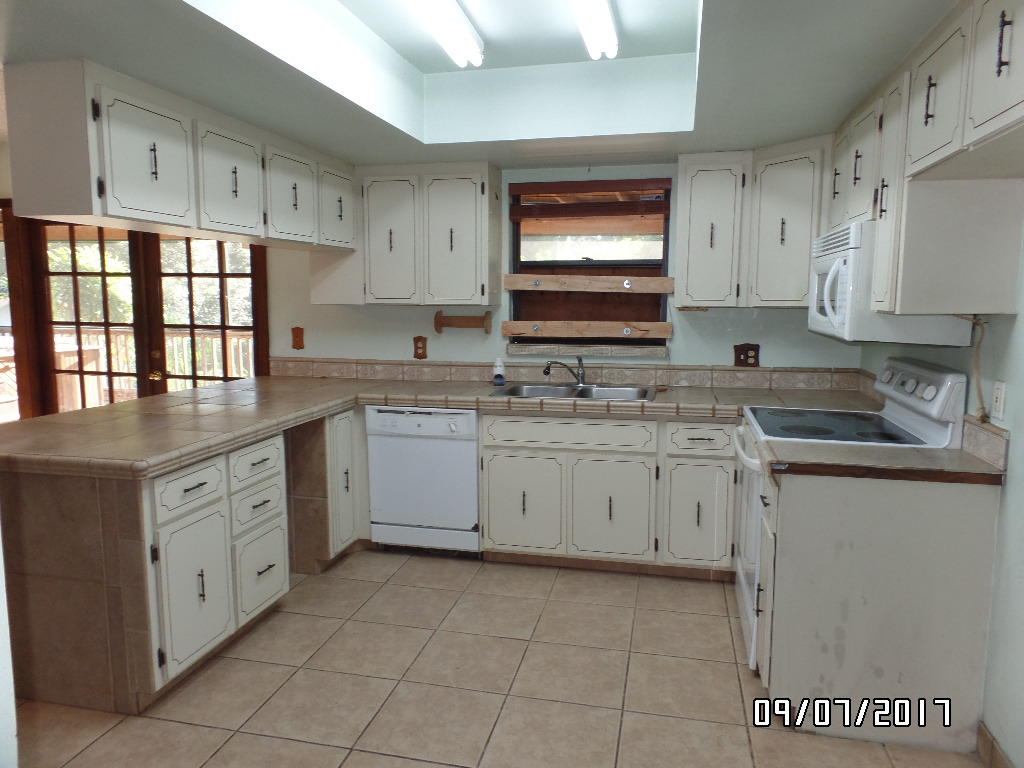 10981 Southwest Hawk View Circle Stuart, FL 34997 - Photo 4 of 19 Kitchen