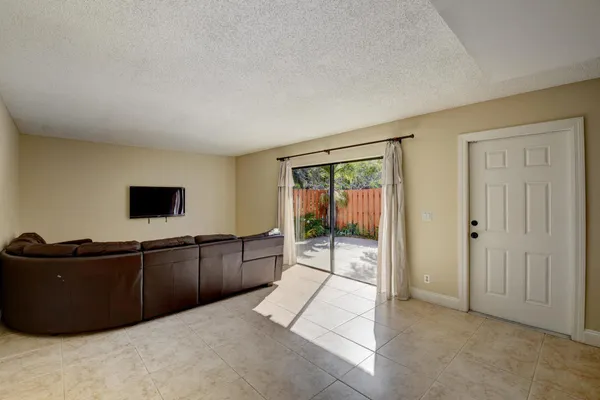 $2,500 | 3409 Spanish Wells Drive, Unit 56A, Delray Beach, FL 33445