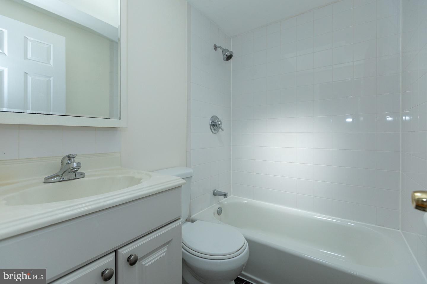 2773 Welsh Road Philadelphia, PA 19152 - Photo 27 of 46 Upstairs Full Bath