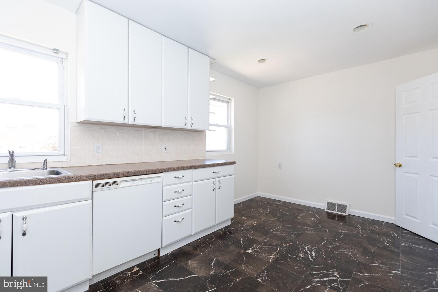 2773 Welsh Road Philadelphia, PA 19152 - Photo 4 of 46 Eat in Kitchen