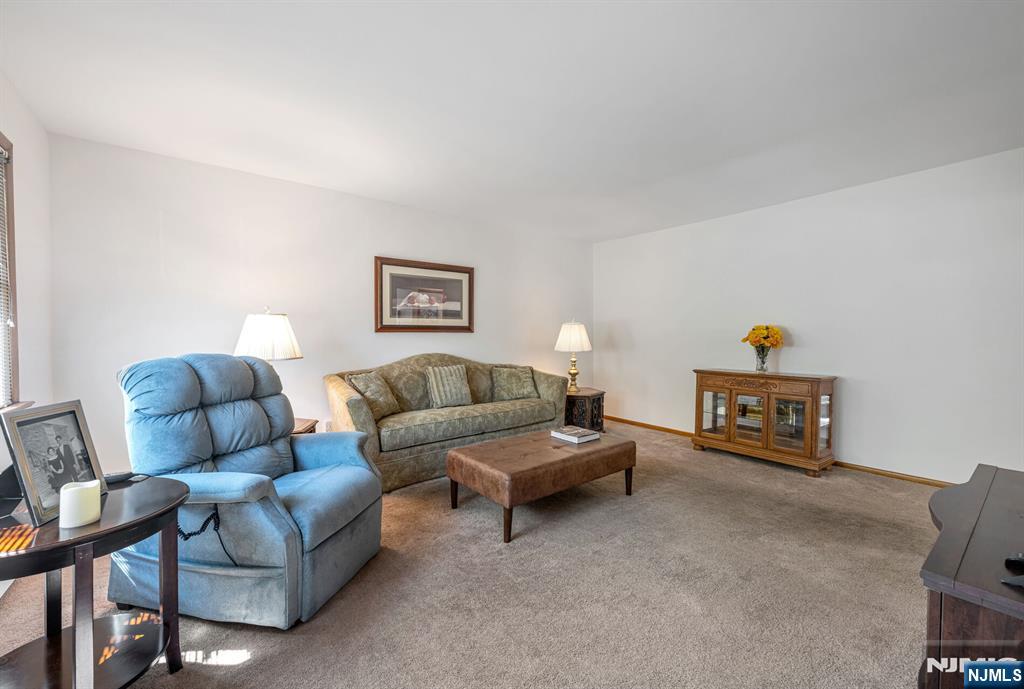 76 Coney Road Little Falls, NJ 07424 - Photo 6 of 37