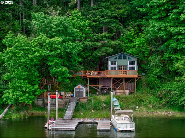 $267,000 | 1401 North Tenmile Lake, Lakeside, OR 97449