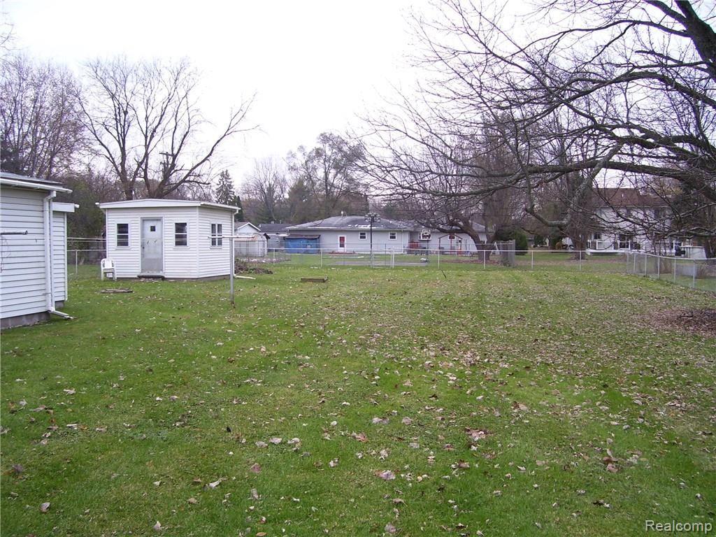 1911 Tamm Avenue Rochester Hills, MI 48309 - Photo 2 of 11