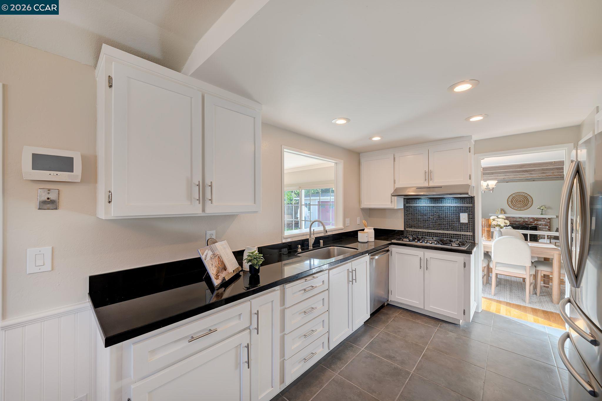 7663 Amarillo Road Dublin, CA 94568 - Photo 10 of 31