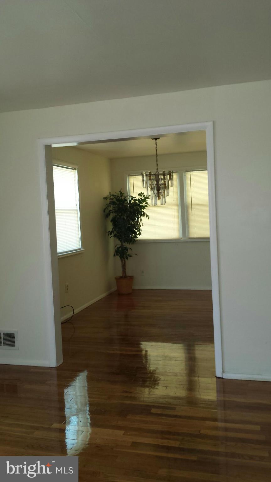 30 Bladen Road Baltimore, MD 21221 - Photo 2 of 3 Dining Room
