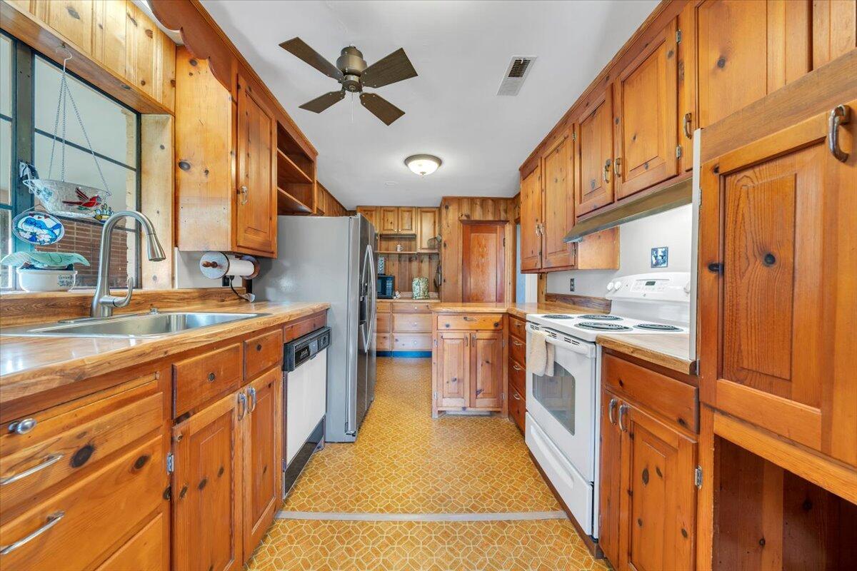 3870 Harborwood Road Salem, VA 24153 - Photo 12 of 53 12-MIB01179