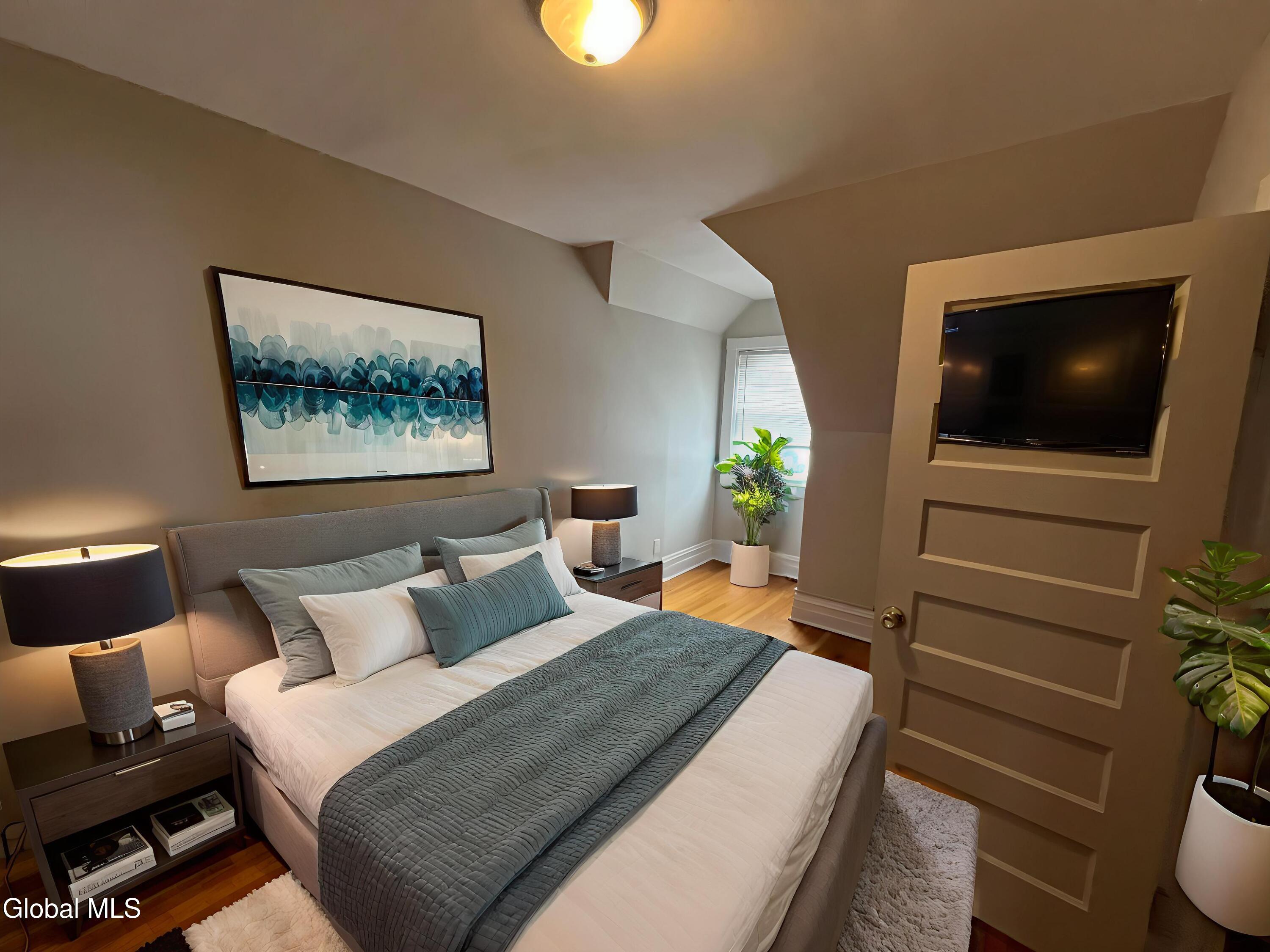 1114 Union Street, Unit 5 Schenectady, NY 12308 - Photo 14 of 30 11 - Bedroom - Modern - 1