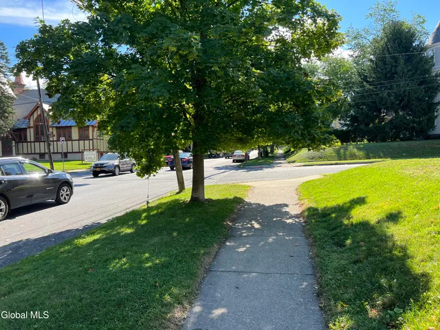 $2,150 | 1114 Union Street, Unit 5, Schenectady, NY 12308