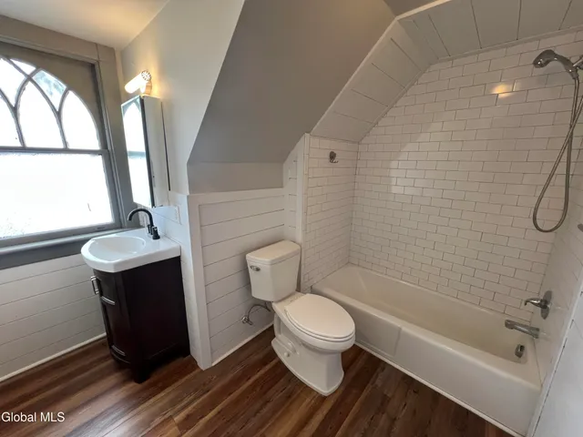 $2,150 | 1114 Union Street, Unit 5, Schenectady, NY 12308