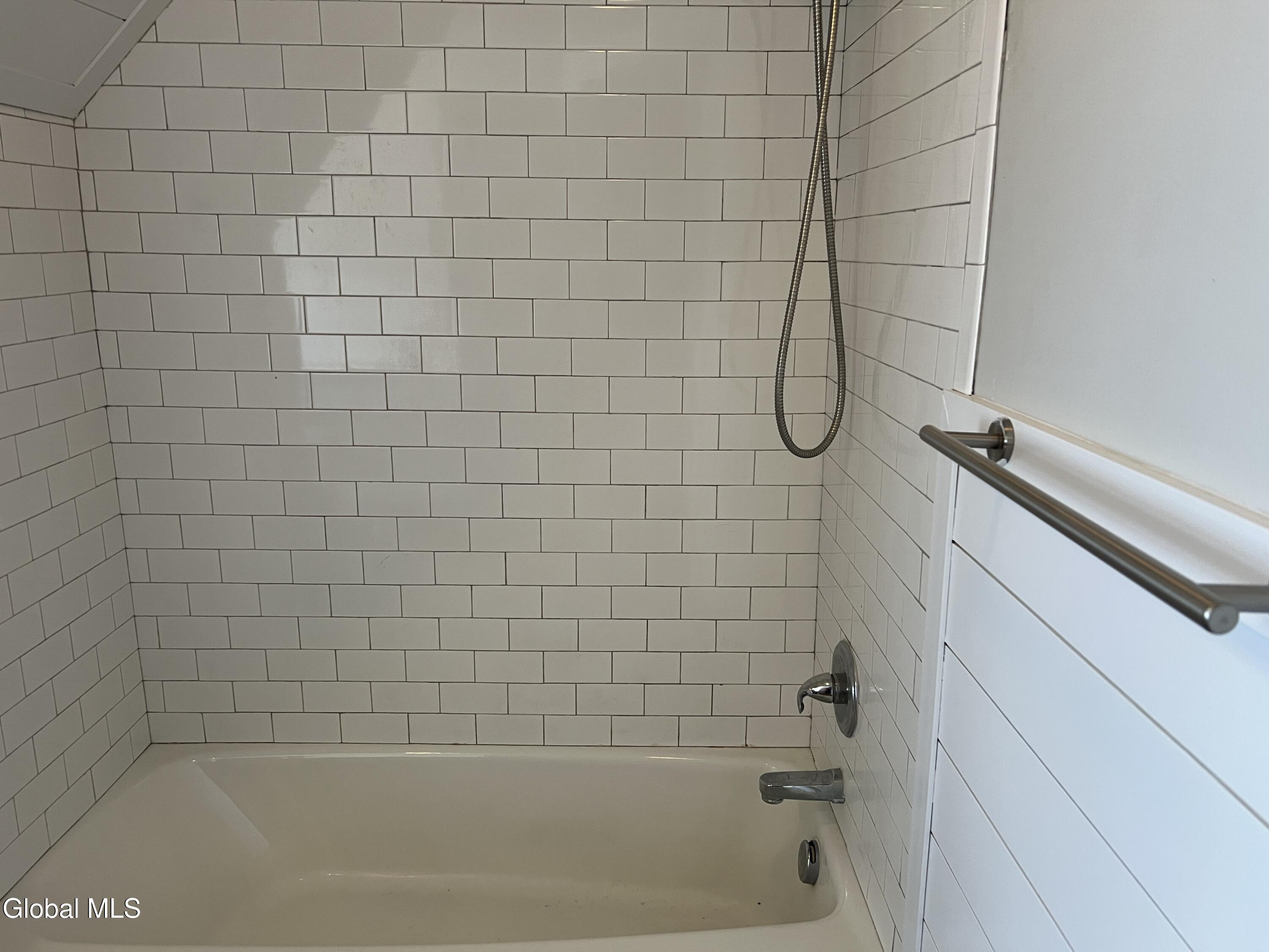 1114 Union Street, Unit 5 Schenectady, NY 12308 - Photo 9 of 30 Bathroom